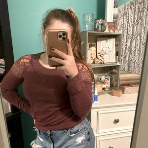 Maroon shoulder design long sleeve